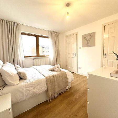 Private Room With En-Suite And Parking In Shared Flat Glasgow Kültér fotó